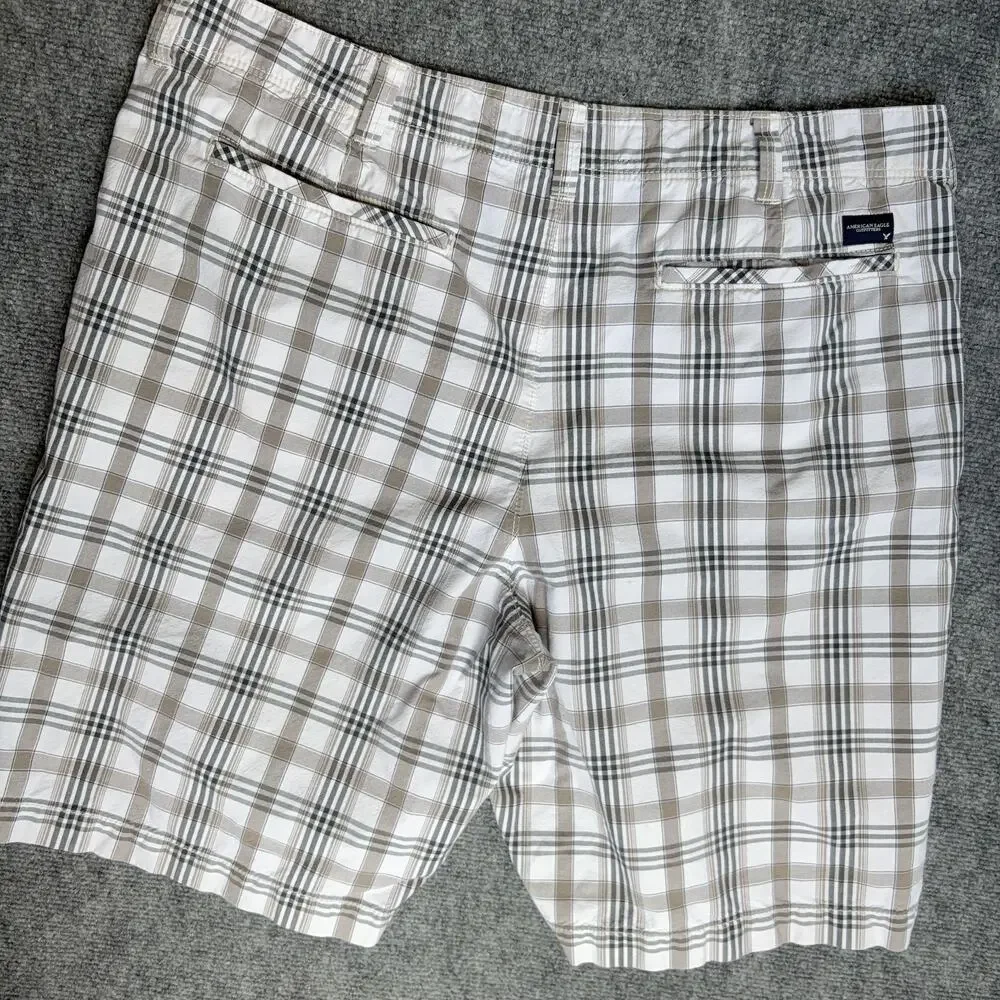 American Eagle Longboard Mens 38 Gray White Plaid Cargo Shorts Cotton Flat Front